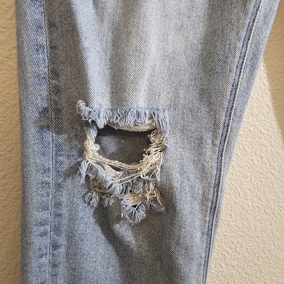 American Eagle Distressed Mom Jean Light Blue Women's Jeans - Picture 6 of 14